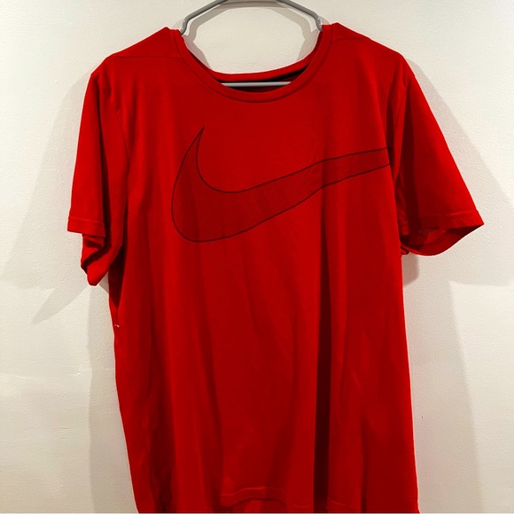 Nike Swoosh T shirt - Picture 1 of 2
